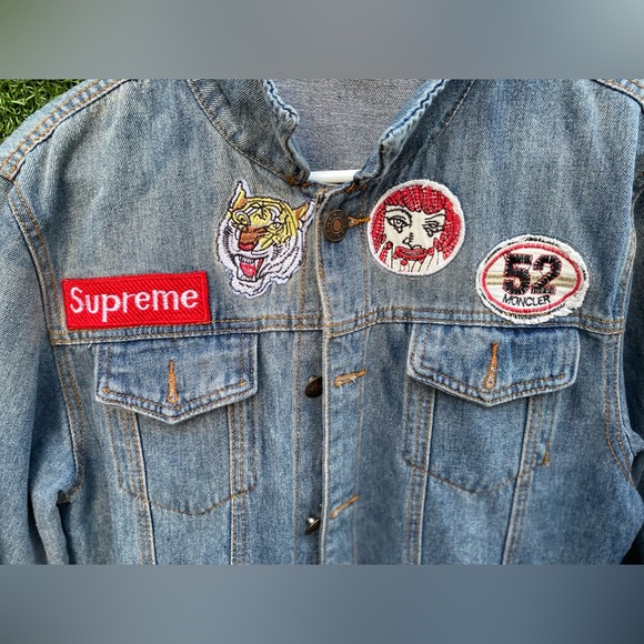 Jean jacket . - Picture 3 of 4